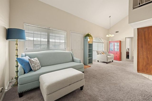 11525 N Meridian Avenue 206, Oklahoma City, OK 73120