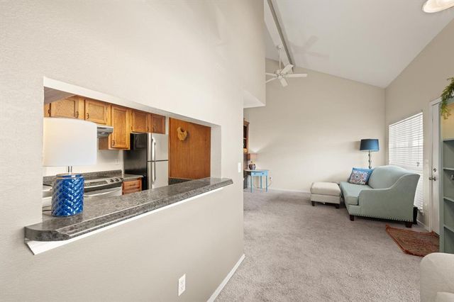 11525 N Meridian Avenue 206, Oklahoma City, OK 73120