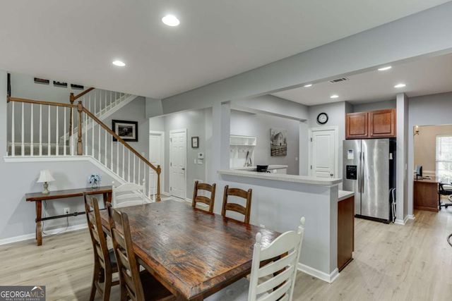 7804 Keepsake Lane, Flowery Branch, GA 30542