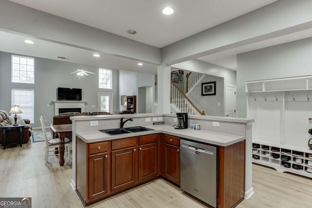7804 Keepsake Lane, Flowery Branch, GA 30542