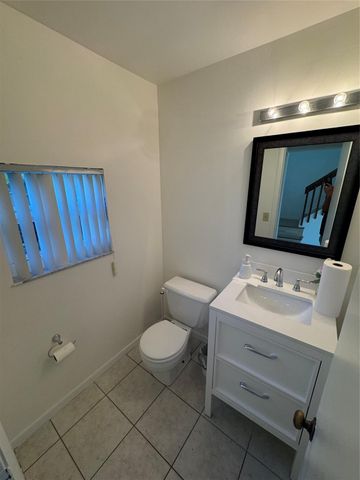 9929 NW 9TH CT, Plantation, FL 33324