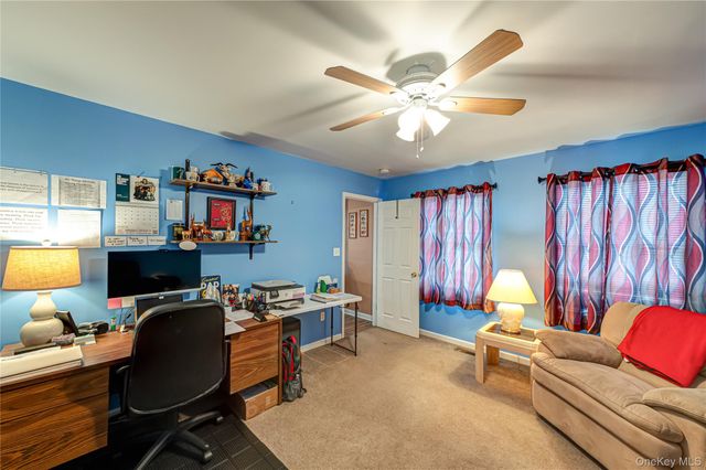 150 Park Lane, Massapequa, NY 11758