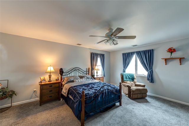 150 Park Lane, Massapequa, NY 11758