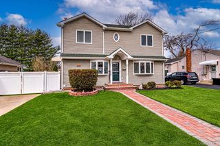 150 Park Lane, Massapequa, NY 11758