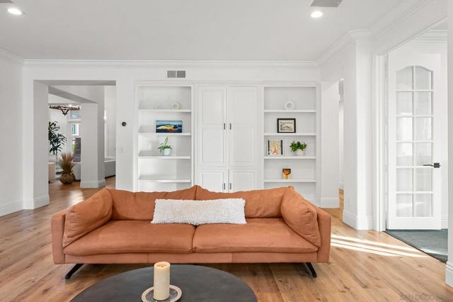 13092 Harwick Lane, San Diego, CA 92130