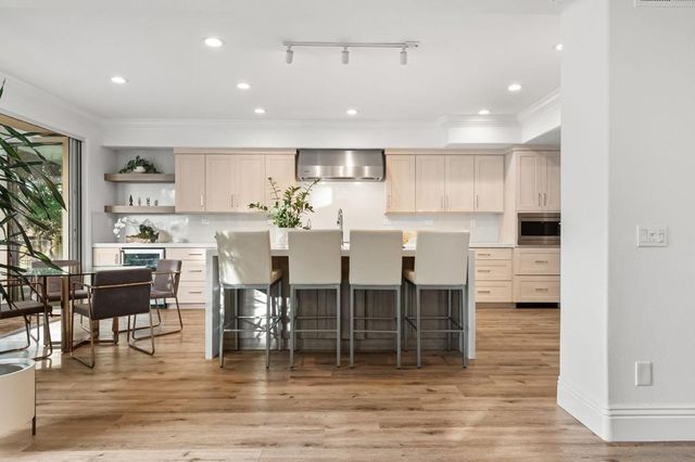 13092 Harwick Lane, San Diego, CA 92130