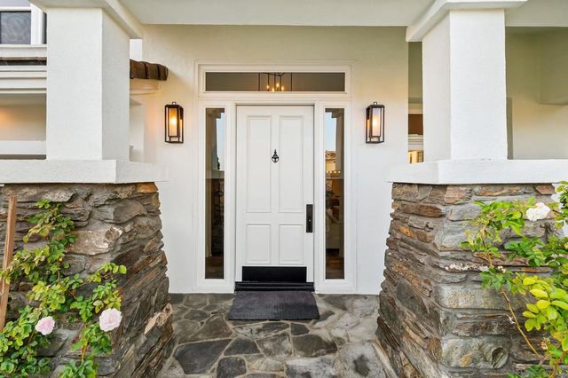 13092 Harwick Lane, San Diego, CA 92130