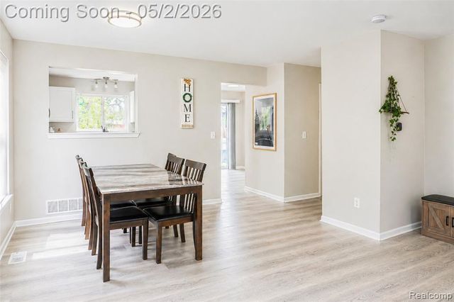 29516 Hunter Street, Trenton, MI 48183