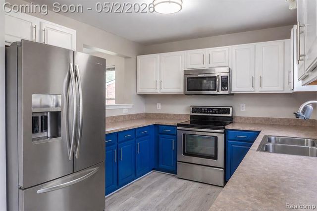 29516 Hunter Street, Trenton, MI 48183