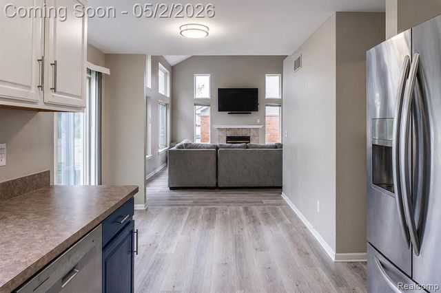 29516 Hunter Street, Trenton, MI 48183