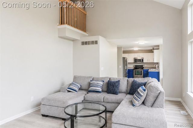 29516 Hunter Street, Trenton, MI 48183