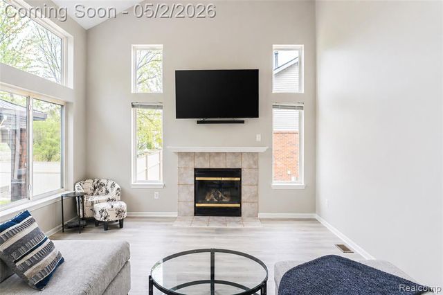 29516 Hunter Street, Trenton, MI 48183