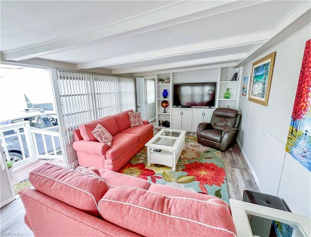 11019 Sunglow LN, Fort Myers, FL 33908