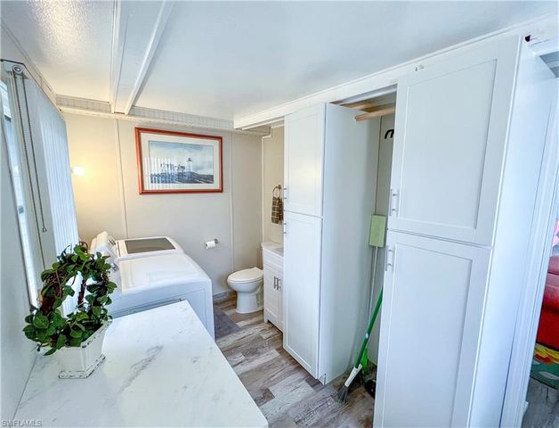 11019 Sunglow LN, Fort Myers, FL 33908