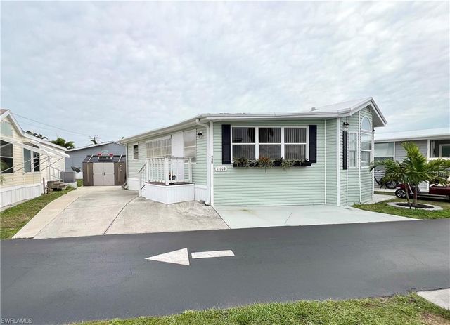 11019 Sunglow LN, Fort Myers, FL 33908