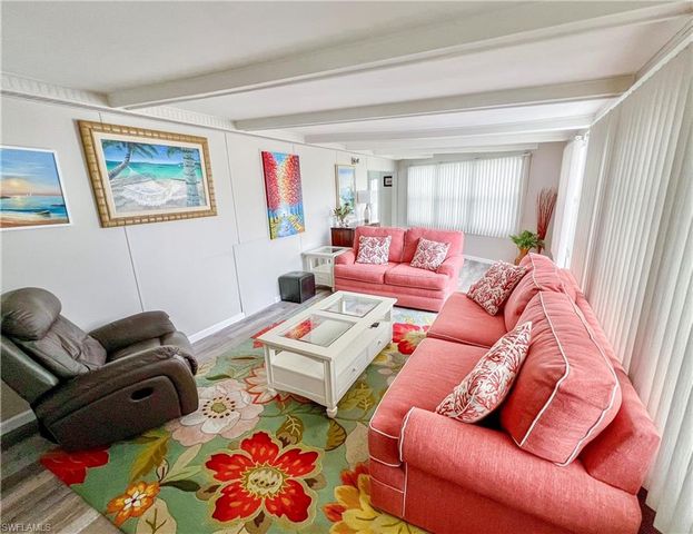 11019 Sunglow LN, Fort Myers, FL 33908