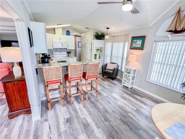 11019 Sunglow LN, Fort Myers, FL 33908