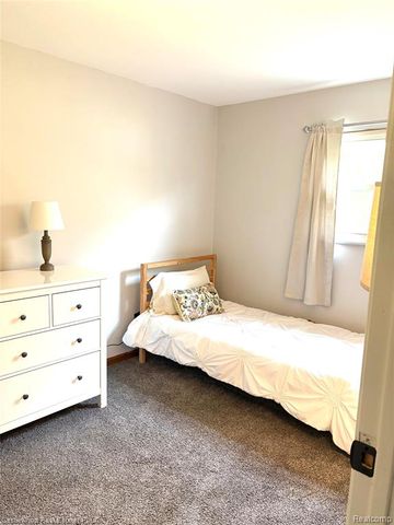 2430 Virginia Park Drive, Lapeer, MI 48446