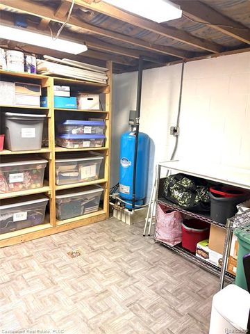2430 Virginia Park Drive, Lapeer, MI 48446
