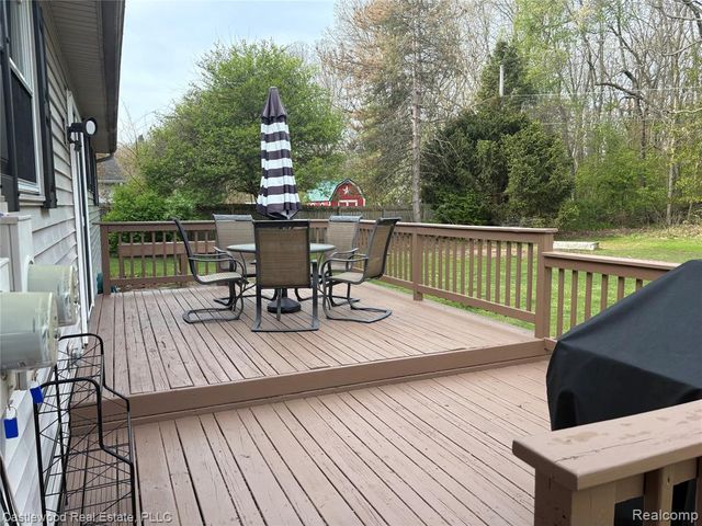 2430 Virginia Park Drive, Lapeer, MI 48446