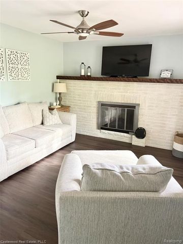 2430 Virginia Park Drive, Lapeer, MI 48446