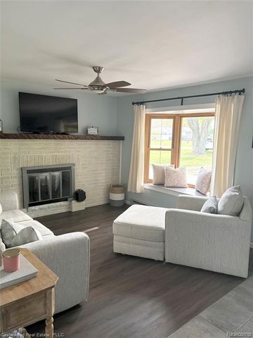 2430 Virginia Park Drive, Lapeer, MI 48446