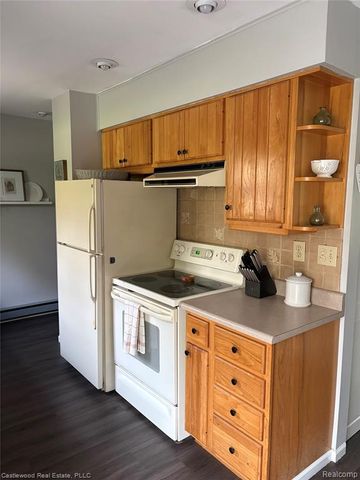 2430 Virginia Park Drive, Lapeer, MI 48446