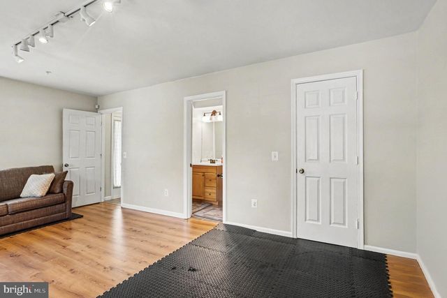 6513 RIDGEBORNE DR, Baltimore, MD 21237