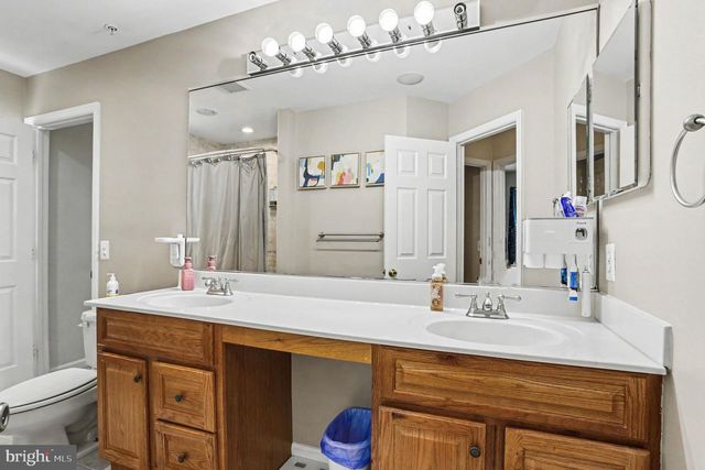 6513 RIDGEBORNE DR, Baltimore, MD 21237