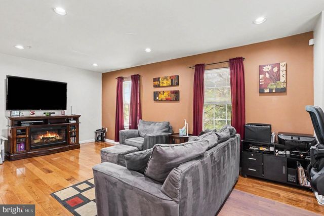 6513 RIDGEBORNE DR, Baltimore, MD 21237