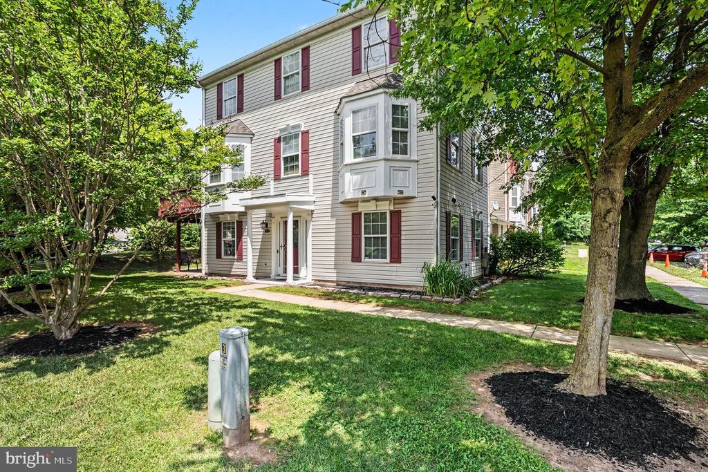 6513 RIDGEBORNE DR, Baltimore, MD 21237