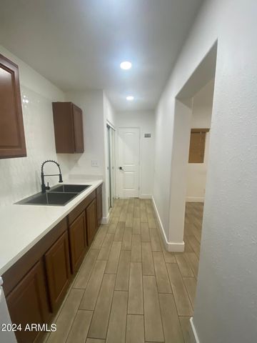 1613 W MOUNTAIN VIEW Road B, Phoenix, AZ 85021