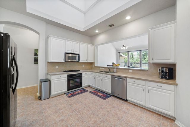 158 N Whistlers Bend Circle, The Woodlands, TX 77384