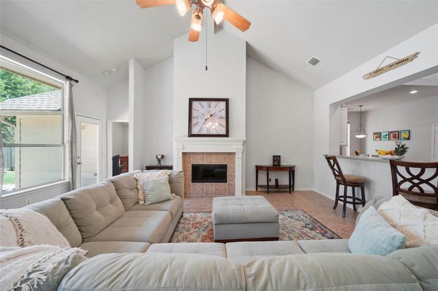 158 N Whistlers Bend Circle, The Woodlands, TX 77384