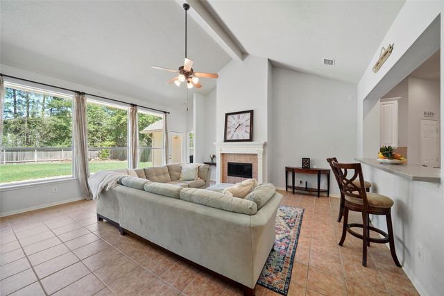 158 N Whistlers Bend Circle, The Woodlands, TX 77384