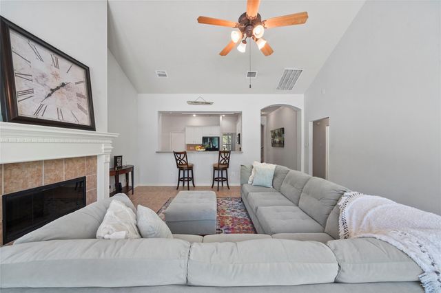 158 N Whistlers Bend Circle, The Woodlands, TX 77384