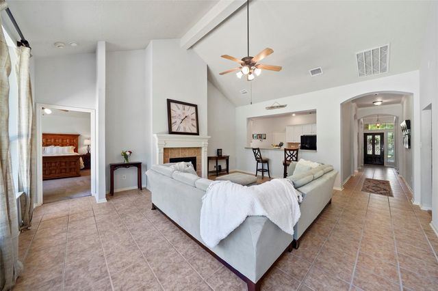 158 N Whistlers Bend Circle, The Woodlands, TX 77384