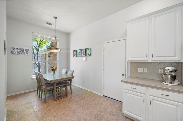 158 N Whistlers Bend Circle, The Woodlands, TX 77384