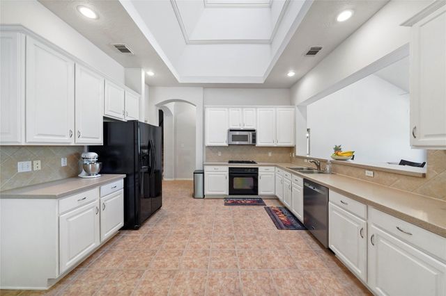 158 N Whistlers Bend Circle, The Woodlands, TX 77384