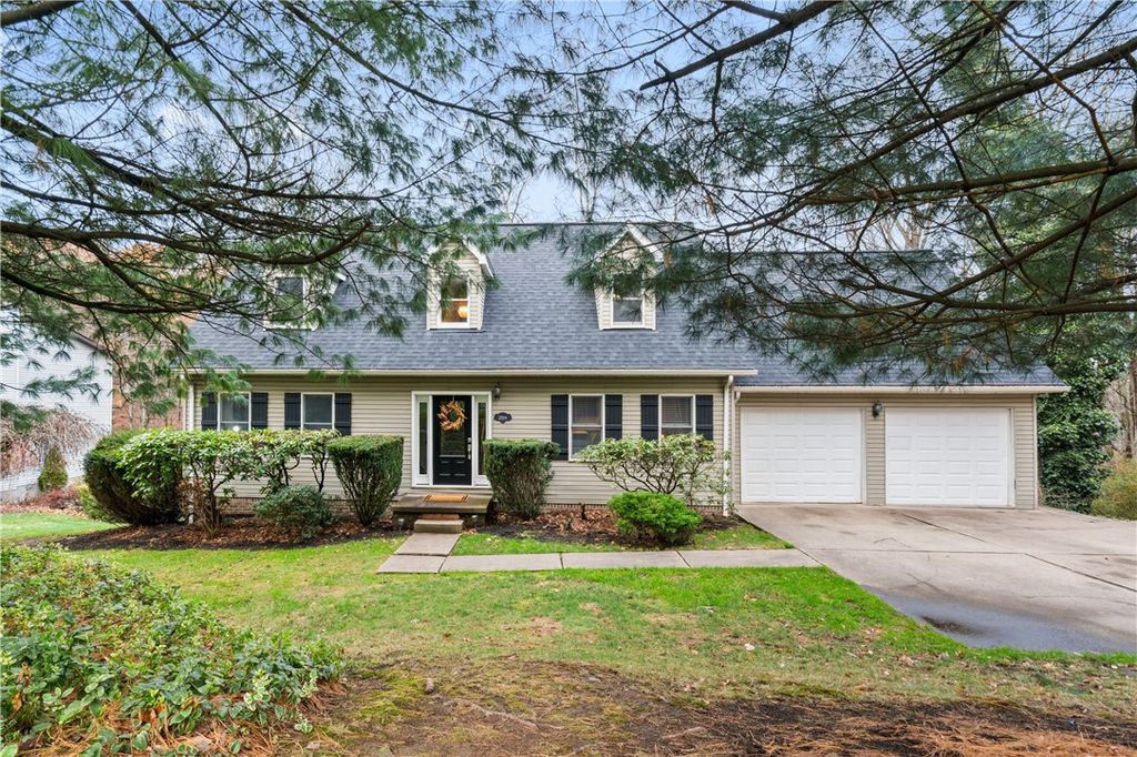 2014 Reis Run Rd, Franklin Park, PA 15237