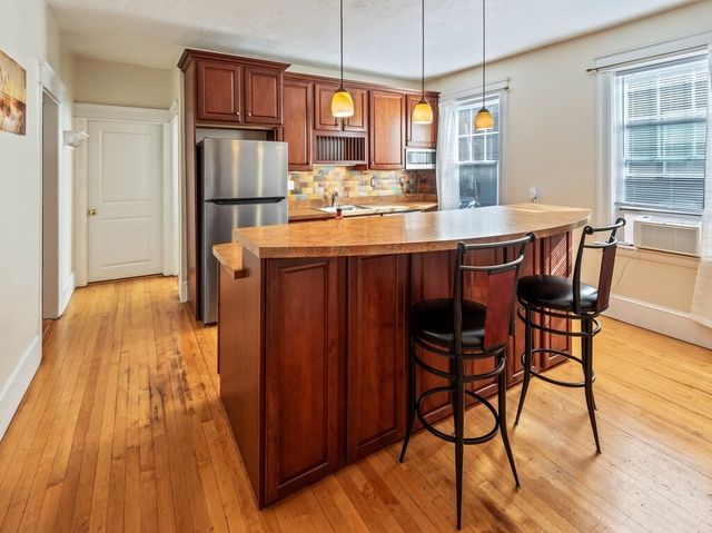 371 Chandler St 2, Worcester, MA 01602