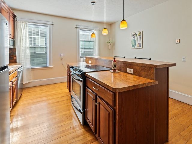 371 Chandler St 2, Worcester, MA 01602