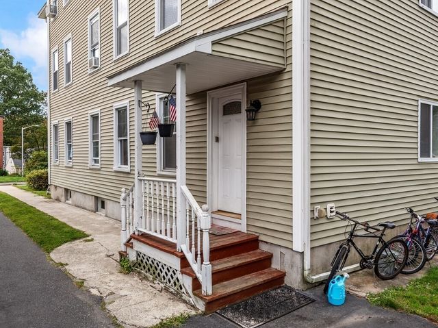 371 Chandler St 2, Worcester, MA 01602