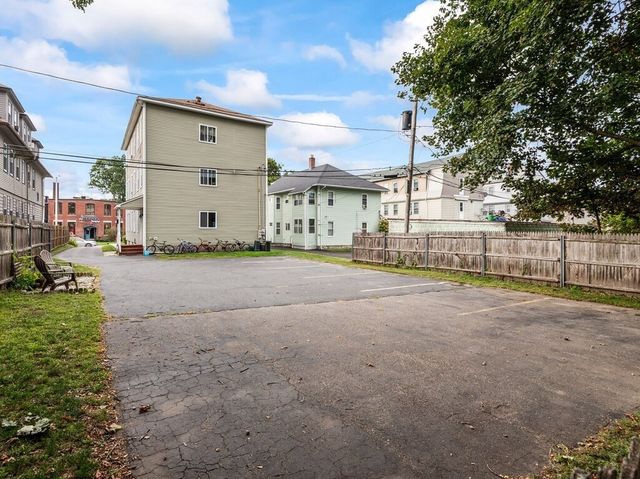 371 Chandler St 2, Worcester, MA 01602
