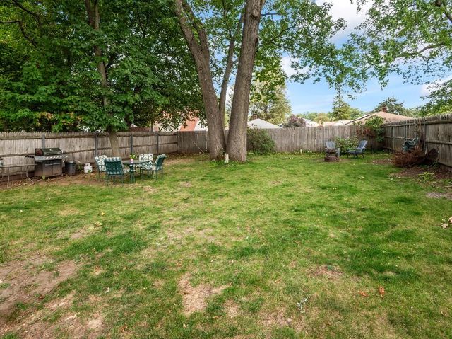 371 Chandler St 2, Worcester, MA 01602
