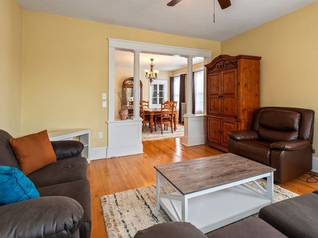 371 Chandler St 2, Worcester, MA 01602