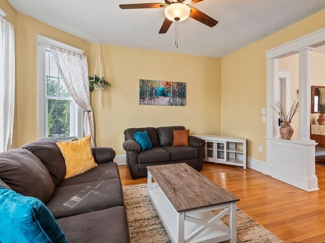 371 Chandler St 2, Worcester, MA 01602