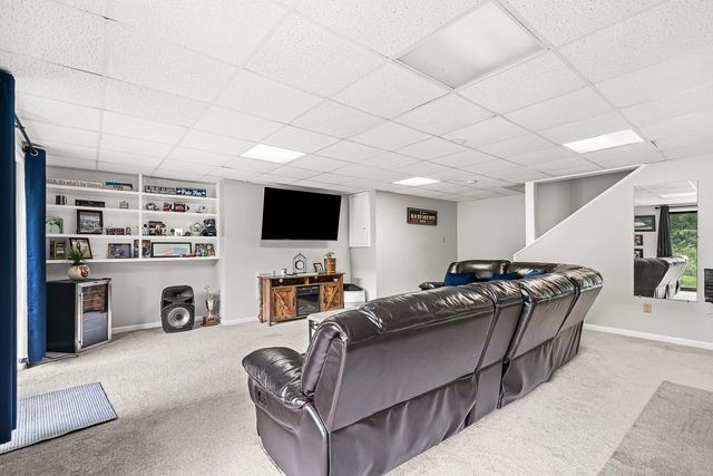 41 Aster Court, Nashua, NH 03062