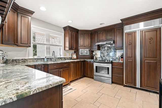 41 Aster Court, Nashua, NH 03062