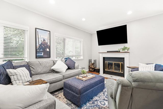 41 Aster Court, Nashua, NH 03062